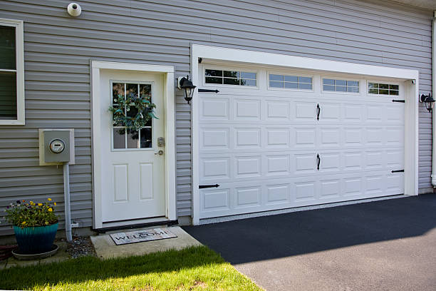 24/7 Emergency Garage Door Panel Replacement experts in Windsor, PA